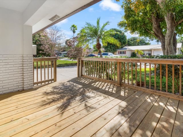 Дом в аренду по адресу 799 NW 7th Drive - фото 6318306