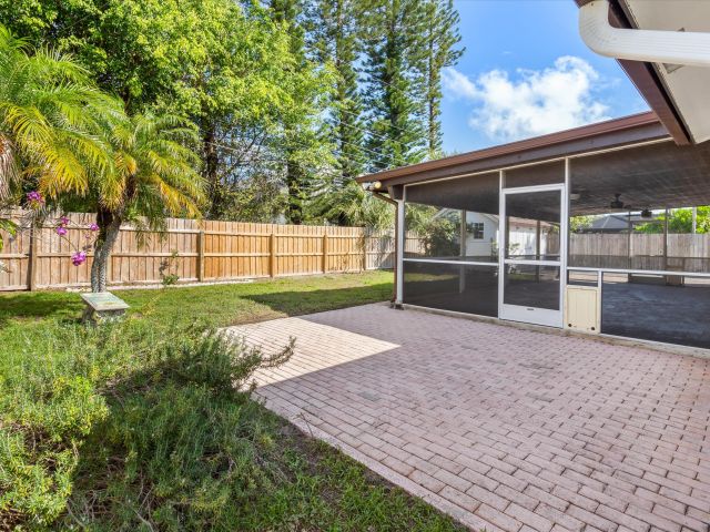 Дом в аренду по адресу 799 NW 7th Drive - фото 6318308