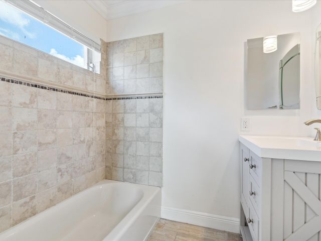 Дом в аренду по адресу 799 NW 7th Drive - фото 6318310