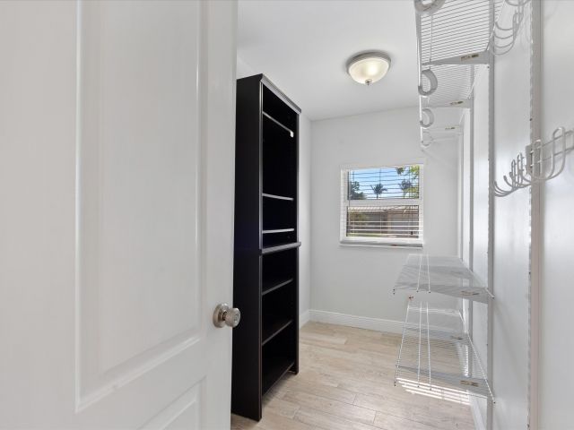 Дом в аренду по адресу 799 NW 7th Drive - фото 6318314