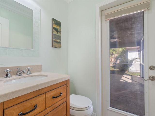 Дом в аренду по адресу 799 NW 7th Drive - фото 6318317