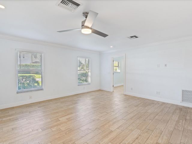 Дом в аренду по адресу 799 NW 7th Drive - фото 6318318