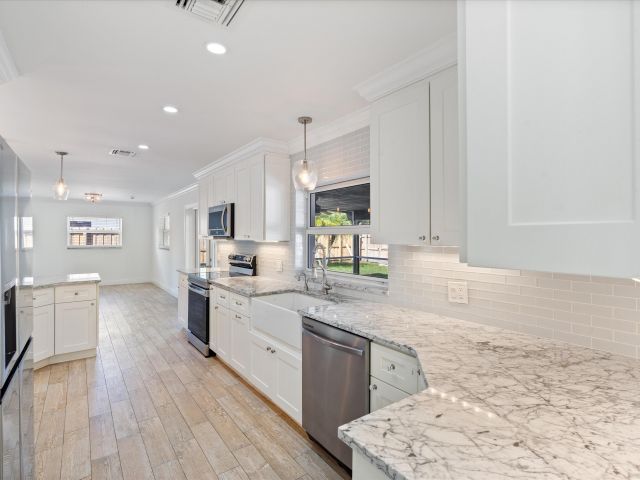 Дом в аренду по адресу 799 NW 7th Drive - фото 6318324