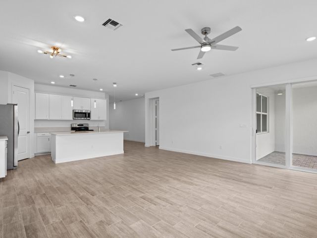 Дом в аренду по адресу 5742 Graceful Way - фото 6731537