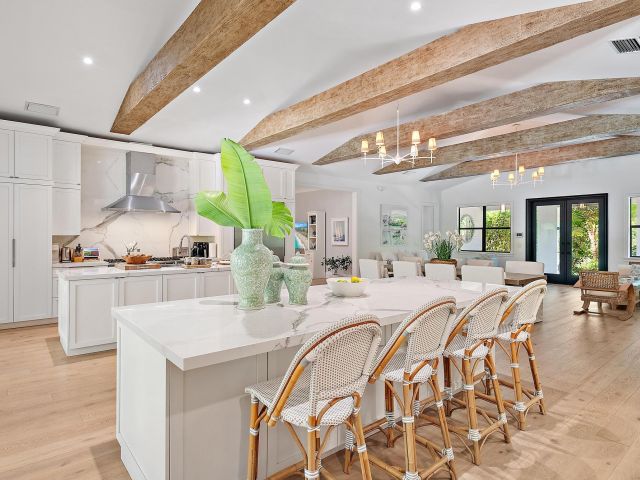 Продажа дома по адресу 5401 S Olive Avenue - фото 6321221