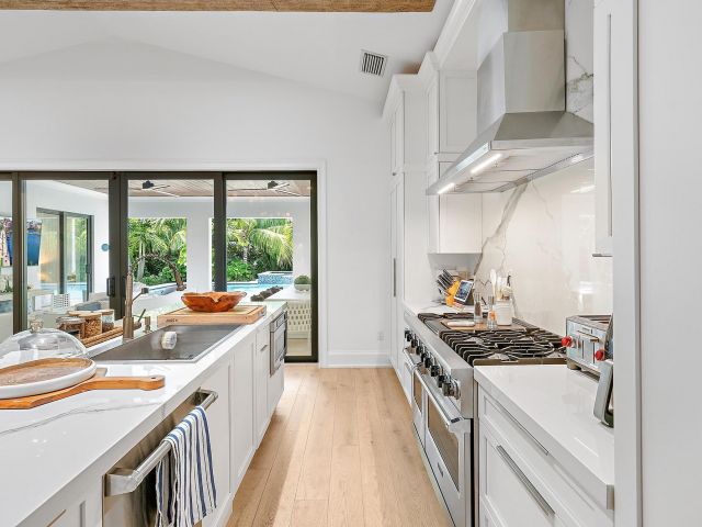 Продажа дома по адресу 5401 S Olive Avenue - фото 6321225