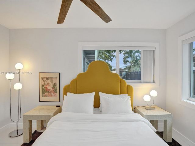 Продажа дома по адресу 1605 NW 7th Ter - фото 7483612