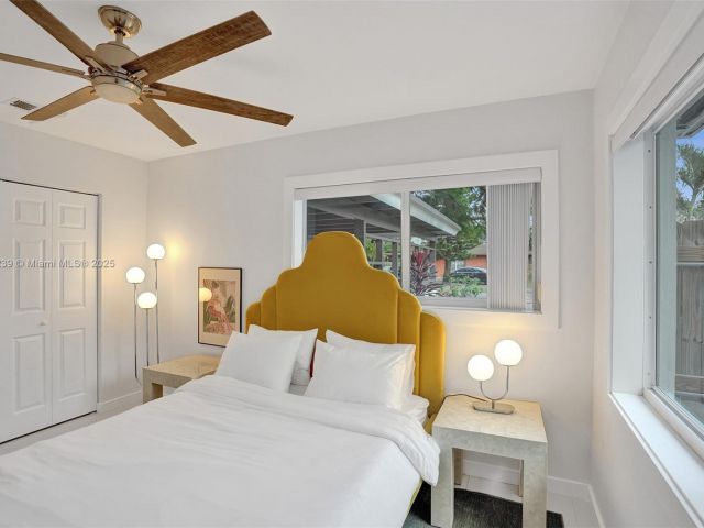 Продажа дома по адресу 1605 NW 7th Ter - фото 7483613