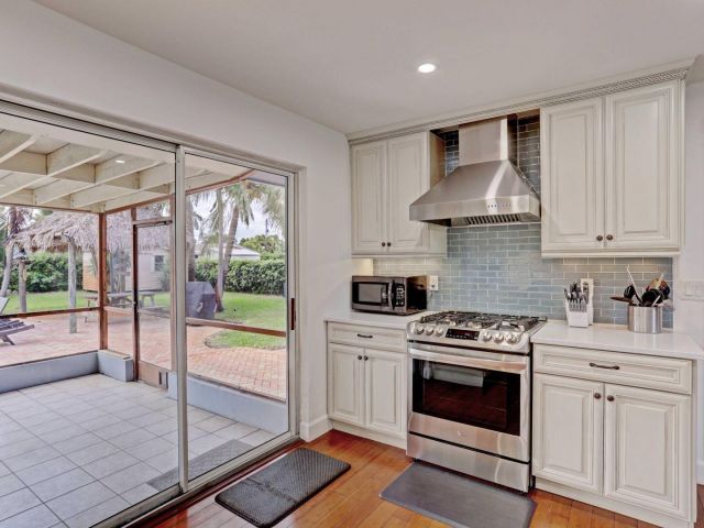 Дом в аренду по адресу 7115 Venetian Way - фото 6299392