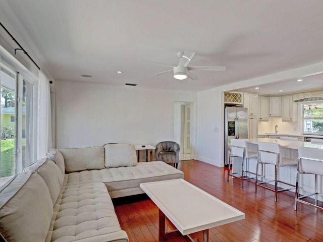 Дом в аренду по адресу 7115 Venetian Way - фото 6299397