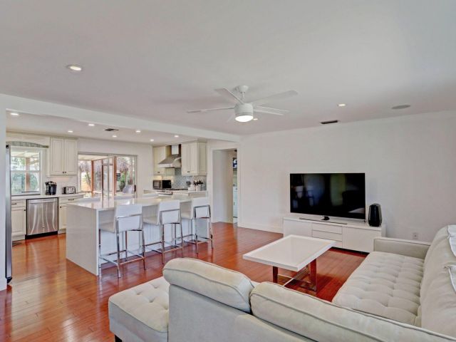 Дом в аренду по адресу 7115 Venetian Way - фото 6299398