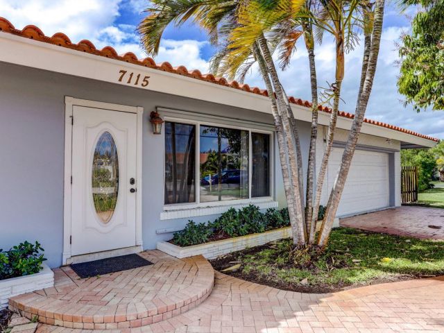 Дом в аренду по адресу 7115 Venetian Way - фото 6299399