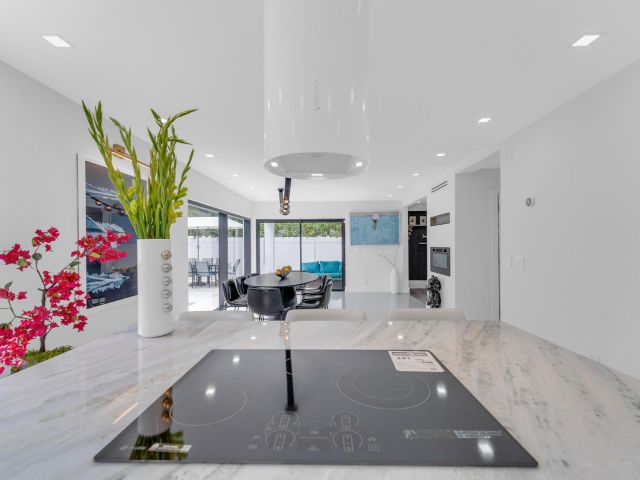 Продажа дома по адресу 2724 N Ocean Boulevard - фото 6579804