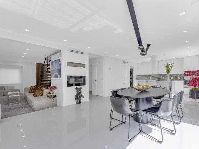 Продажа дома по адресу 2724 N Ocean Boulevard - фото 6579806