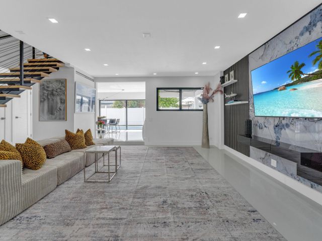 Продажа дома по адресу 2724 N Ocean Boulevard - фото 6579807