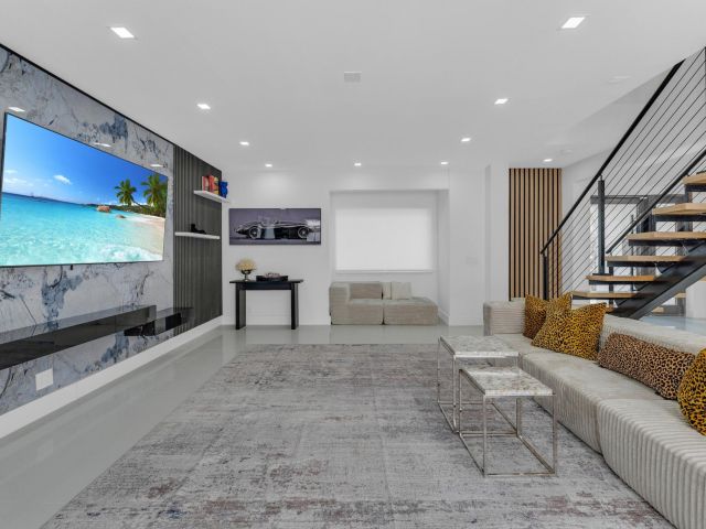 Продажа дома по адресу 2724 N Ocean Boulevard - фото 6579808