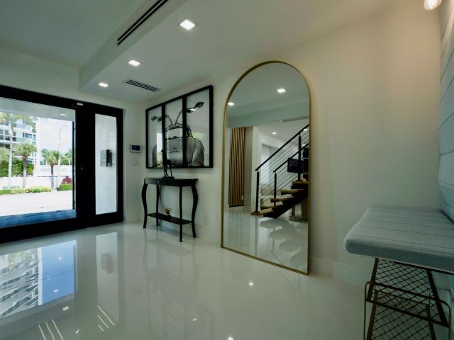 Продажа дома по адресу 2724 N Ocean Boulevard - фото 6579814