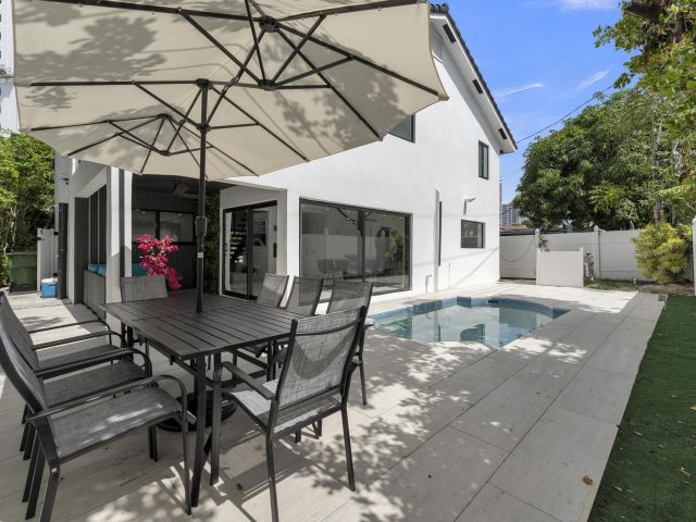 Продажа дома по адресу 2724 N Ocean Boulevard - фото 6579818