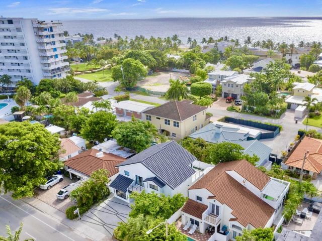 Продажа дома по адресу 2724 N Ocean Boulevard - фото 6579821