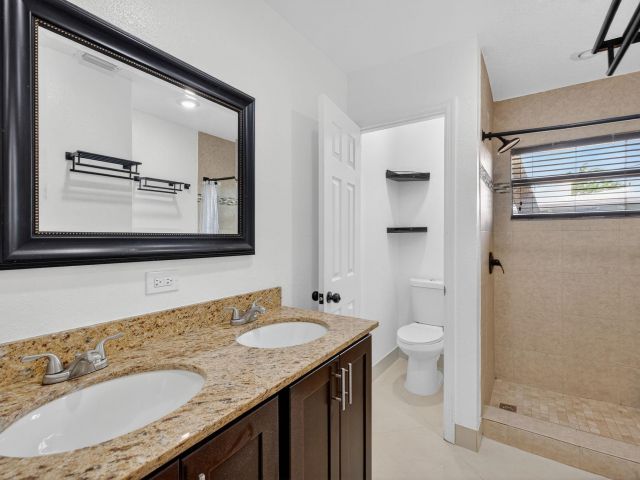 Продажа дома по адресу 2924 NW 8th Avenue - фото 8438986