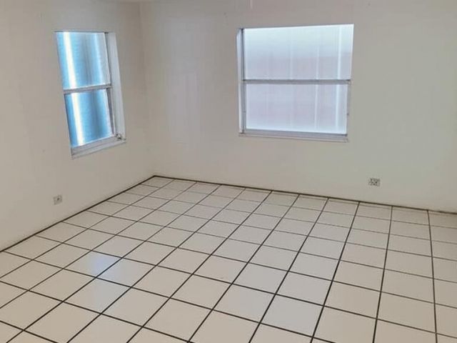 Продажа дома по адресу 408 SW 24 Avenue - фото 6304152