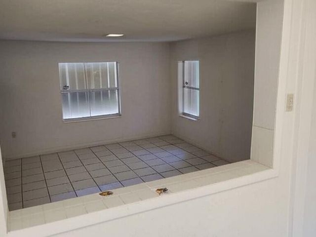 Продажа дома по адресу 408 SW 24 Avenue - фото 6304154