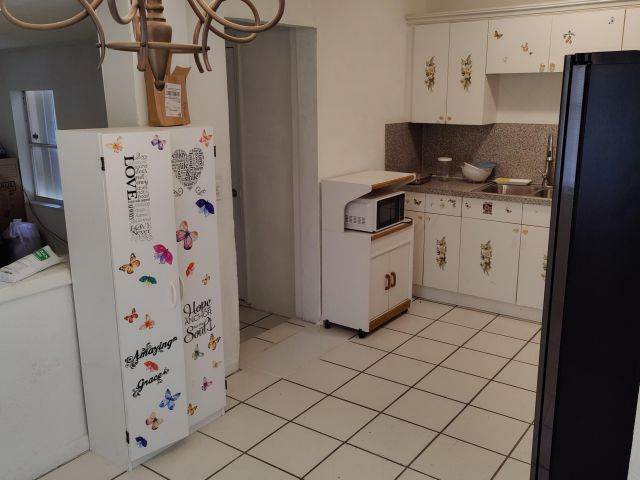 Продажа дома по адресу 408 SW 24 Avenue - фото 6304155