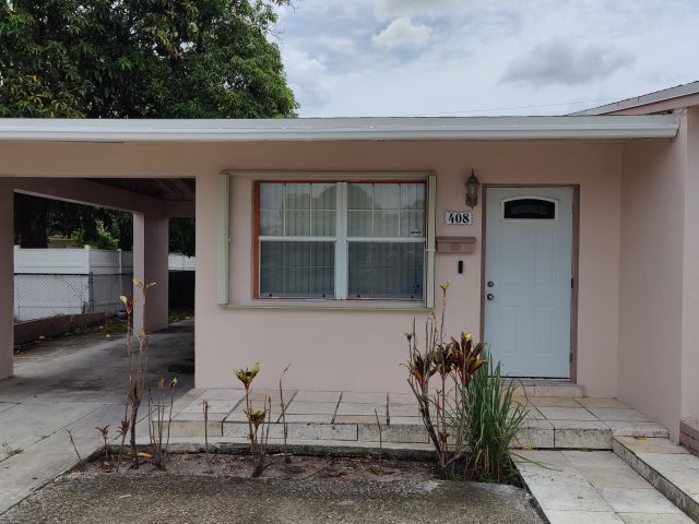 Продажа дома по адресу 408 SW 24 Avenue - фото 6304166