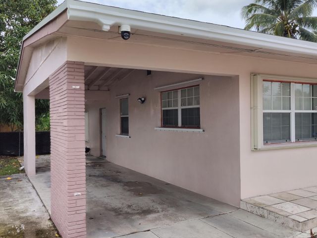 Продажа дома по адресу 408 SW 24 Avenue - фото 6304168