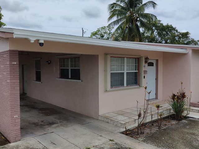 Продажа дома по адресу 408 SW 24 Avenue - фото 6304169