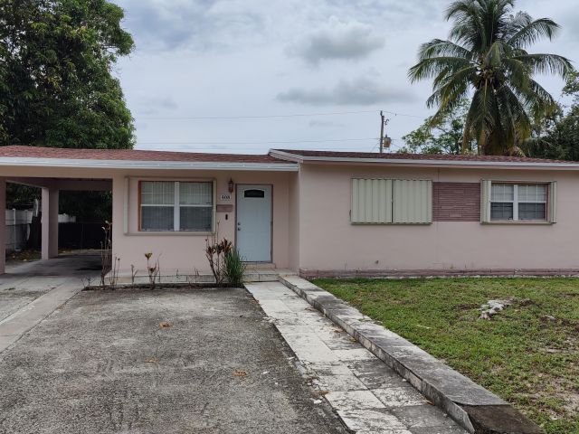 Продажа дома по адресу 408 SW 24 Avenue - фото 6304170