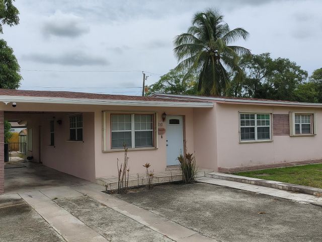 Продажа дома по адресу 408 SW 24 Avenue - фото 6304171