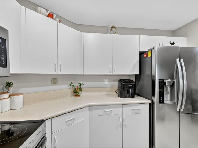 Продажа дома по адресу 6210 Adriatic Way - фото 6301792