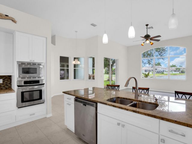 Продажа дома по адресу 18544 Ocean Mist Drive - фото 6317804