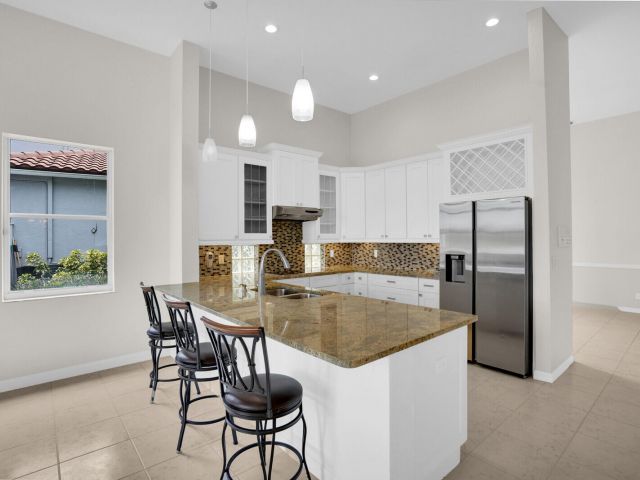 Продажа дома по адресу 18544 Ocean Mist Drive - фото 6317806