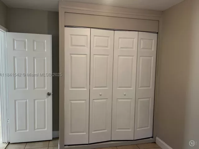 Продажа дома по адресу 1450 N 64th Ave - фото 9056298
