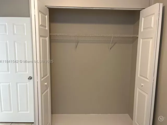 Продажа дома по адресу 1450 N 64th Ave - фото 9056299