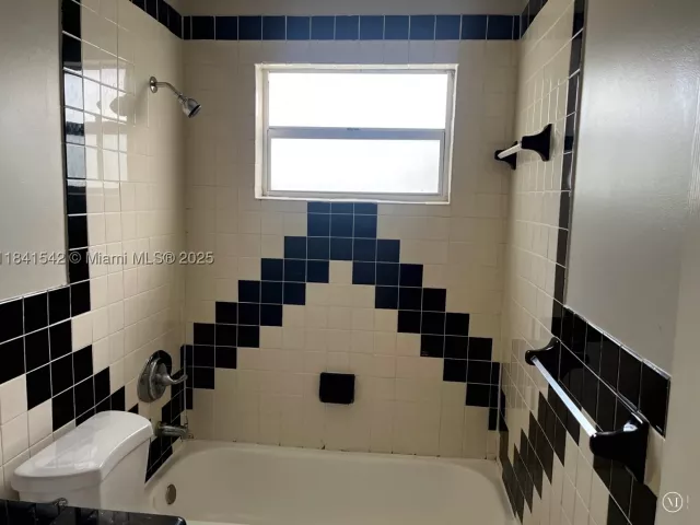 Продажа дома по адресу 1450 N 64th Ave - фото 9056300