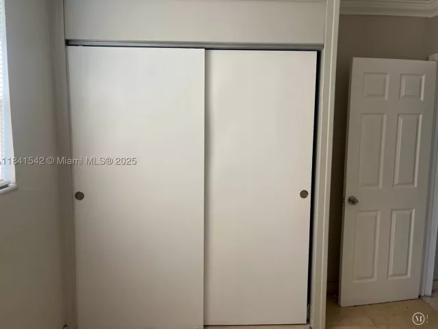 Продажа дома по адресу 1450 N 64th Ave - фото 9056306