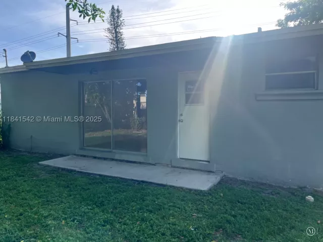 Продажа дома по адресу 1450 N 64th Ave - фото 9056308
