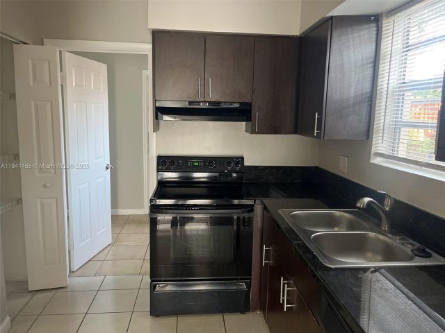 Продажа дома по адресу 7420 N Farragut St - фото 7464355