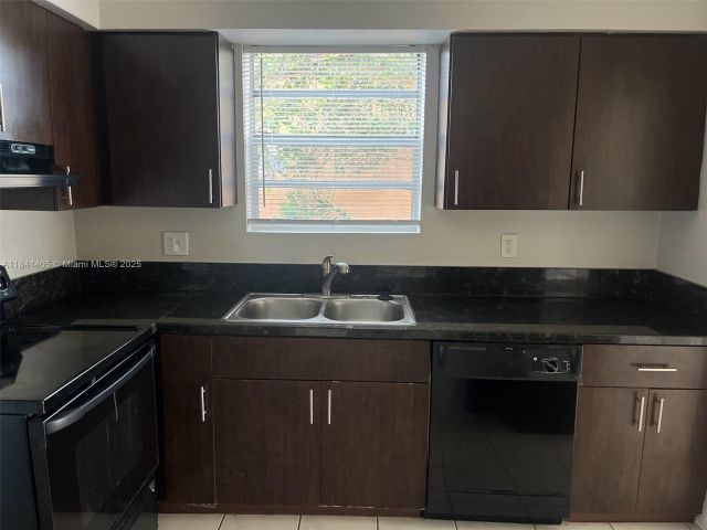 Продажа дома по адресу 7420 N Farragut St - фото 7464357