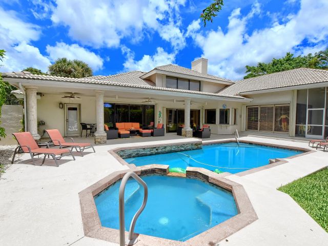 Продажа дома по адресу 5896 NW 23rd Way - фото 6317516