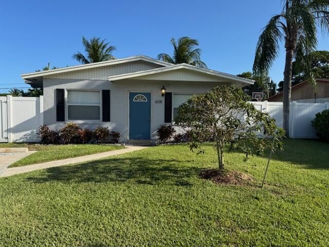 Дом в аренду по адресу 608 SW 8th Court - фото 6315873