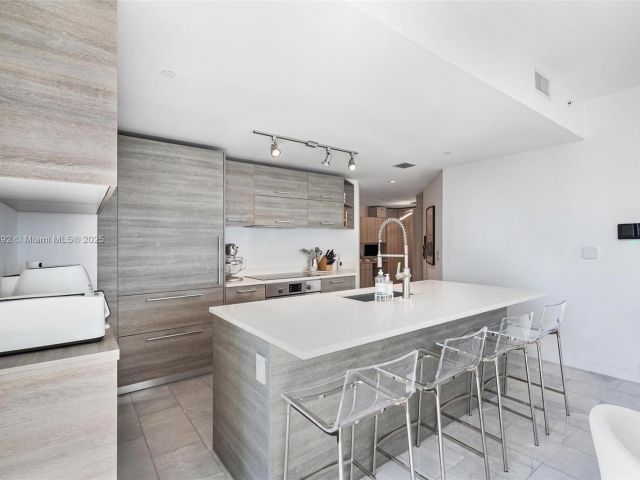 Продажа квартиры #2101 - фото 7169726