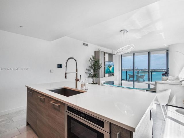 Продажа квартиры #2101 - фото 7169727