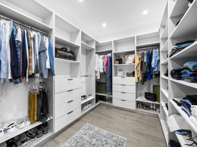 Продажа дома по адресу 1629 NE 4th Place - фото 6306481