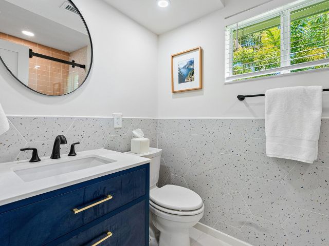 Продажа дома по адресу 400 Kings Lynn - фото 6315586