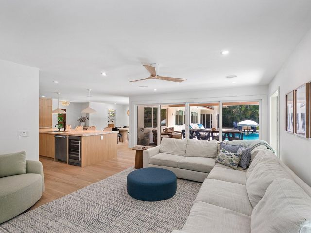 Продажа дома по адресу 400 Kings Lynn - фото 6315590