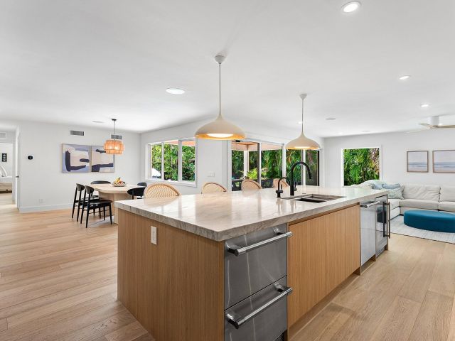 Продажа дома по адресу 400 Kings Lynn - фото 6315593